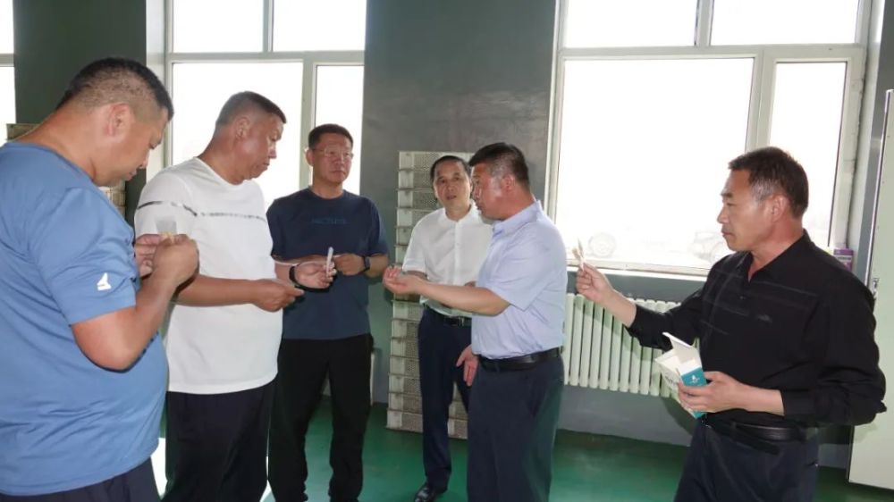 飞鹤乳业董事长_飞鹤乳业董事长冷友斌专访_民生中国谈_中国网消费_财经_中国网