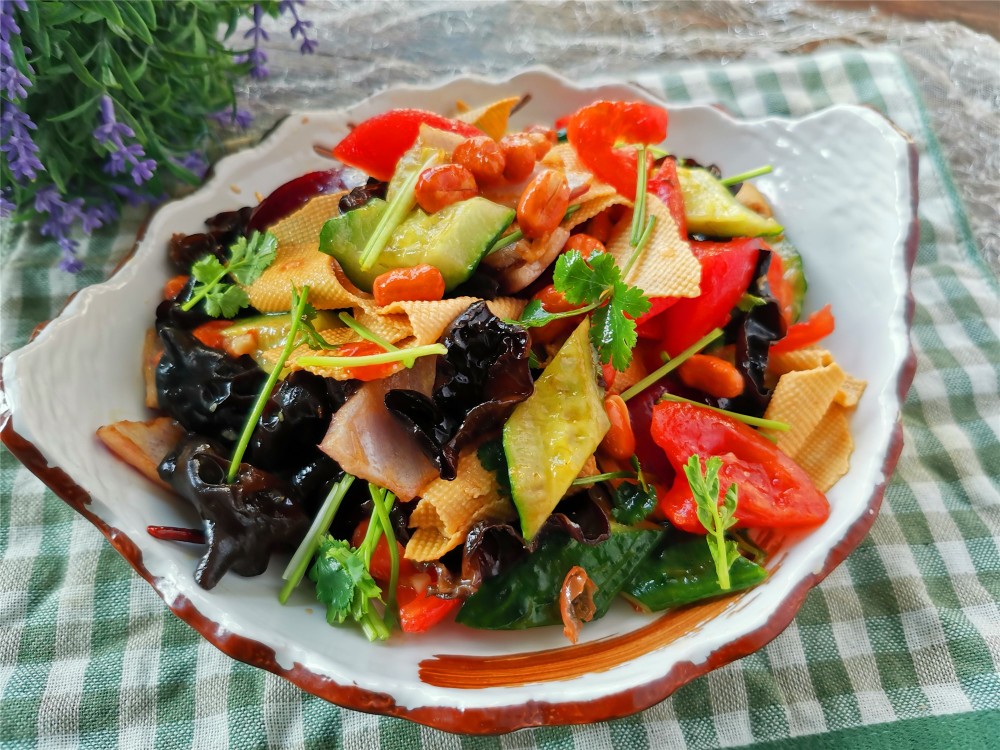 夏季天热,每天都为做什么菜犯愁,推荐14道家常凉拌菜,消暑解腻