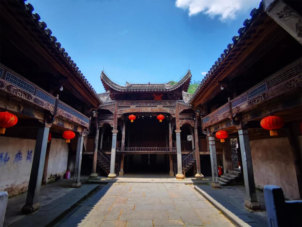 吴氏祠堂又名宏毅祠,是吴氏分支进行祭祀祖先和从事其它宗族活动的