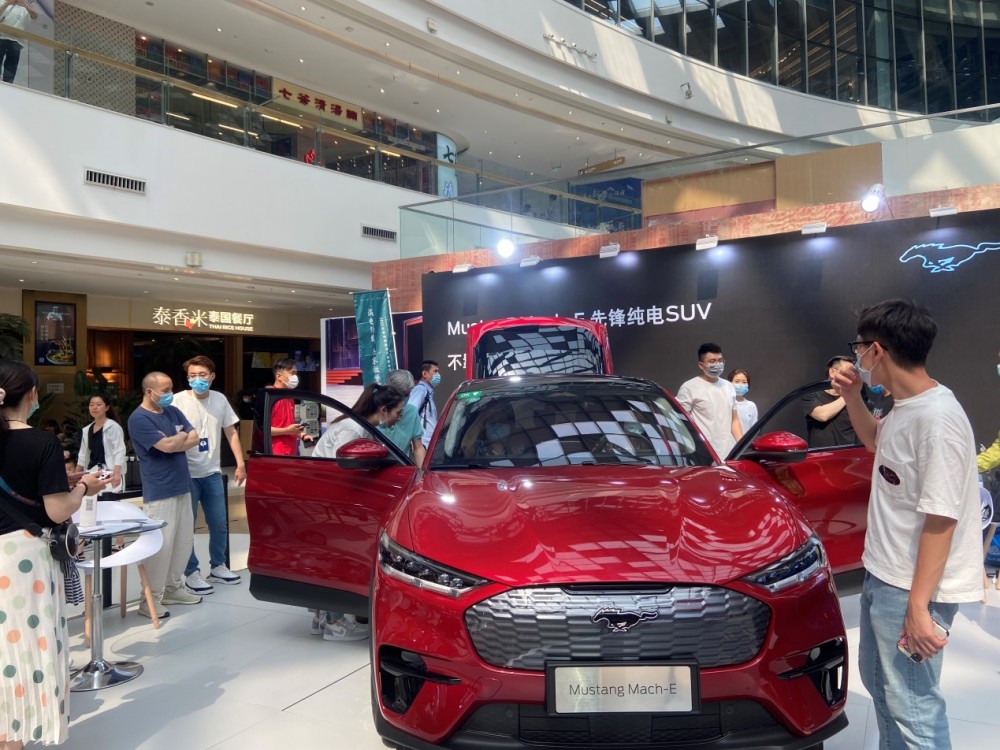 2021北京市新能源汽车购车节在朝阳合生汇人气火爆