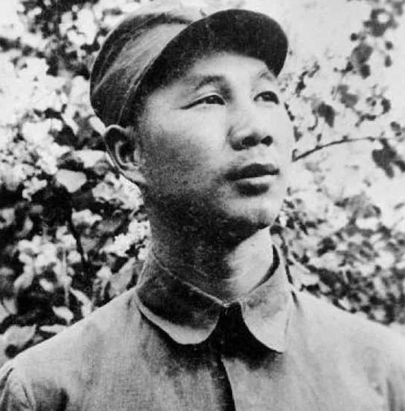 飞夺泸定桥战斗中,红四团的红二连充当了突击部队,在连长廖大珠的带领