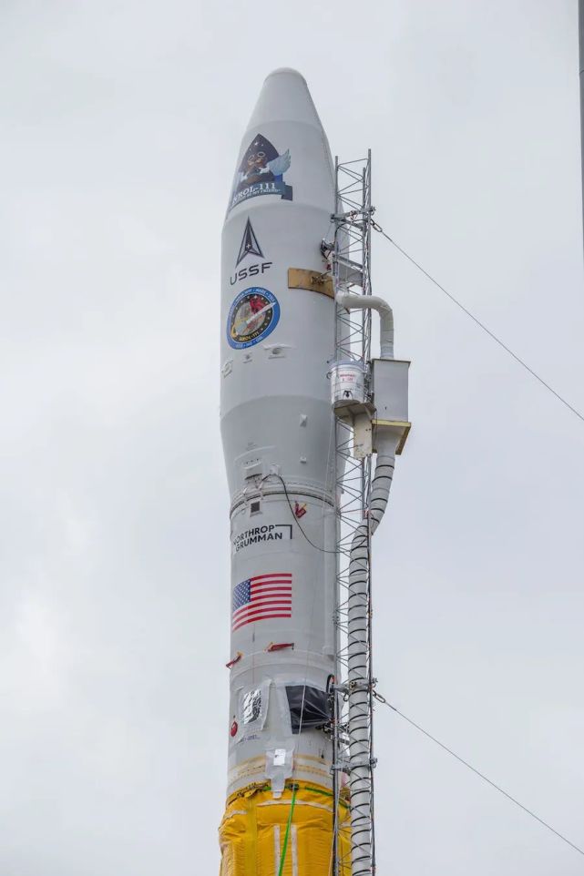 冷战时期库存弹道导弹改装的米诺陶火箭发射绝密军事卫星nrol111