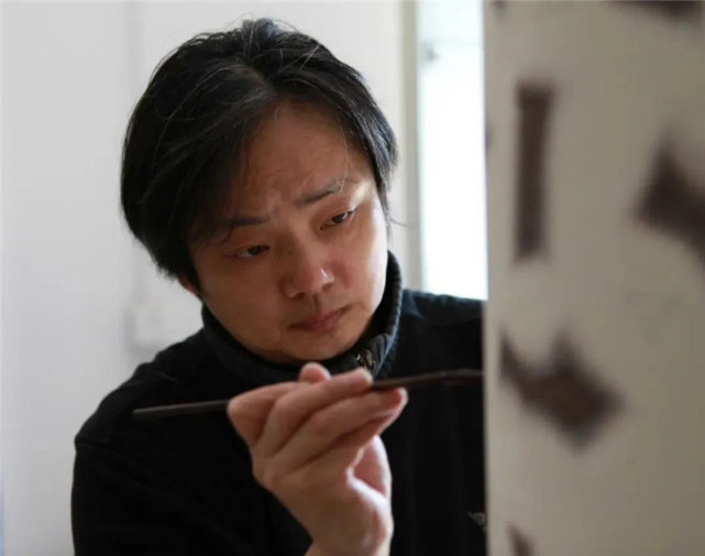 白磊心之所向皆在泥火之间