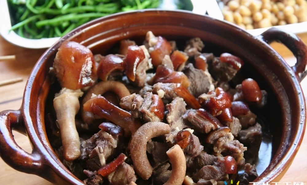 广西第二人口大市,以荔枝狗肉闻名,每年夏至吸引无数食客到来