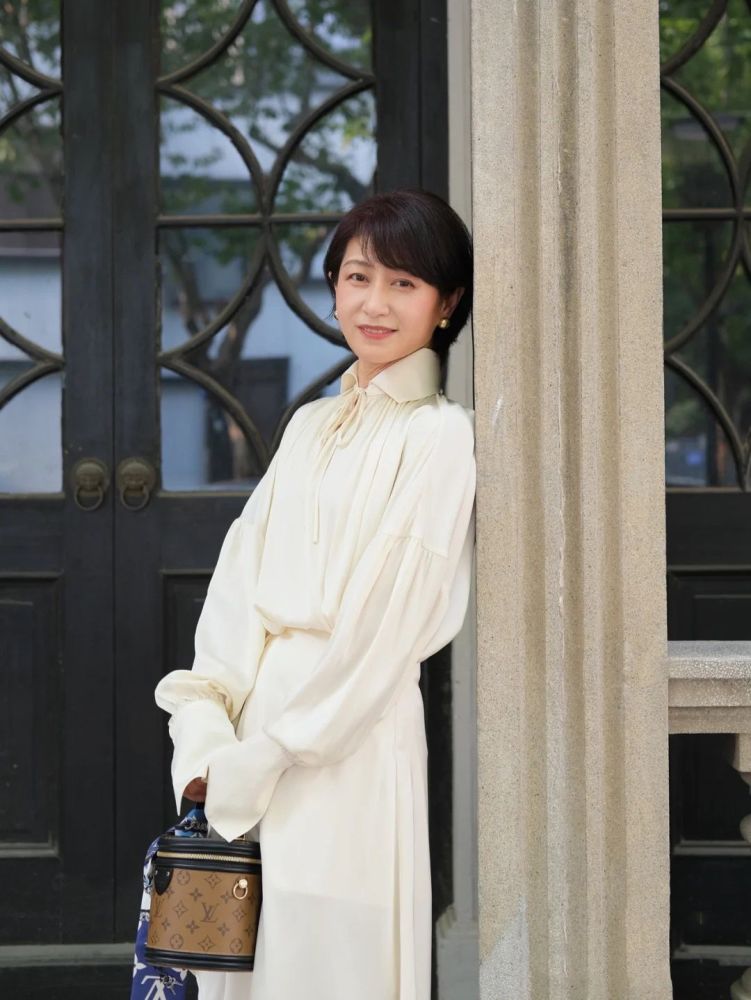 中年女性穿衣 如何避开平淡无奇 学会 设计感 穿搭概念是关键 腾讯新闻