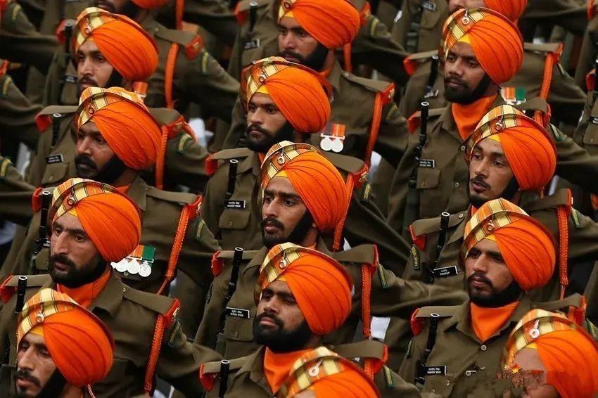 环刃印度阅兵三件宝之一与头巾摩托车齐名