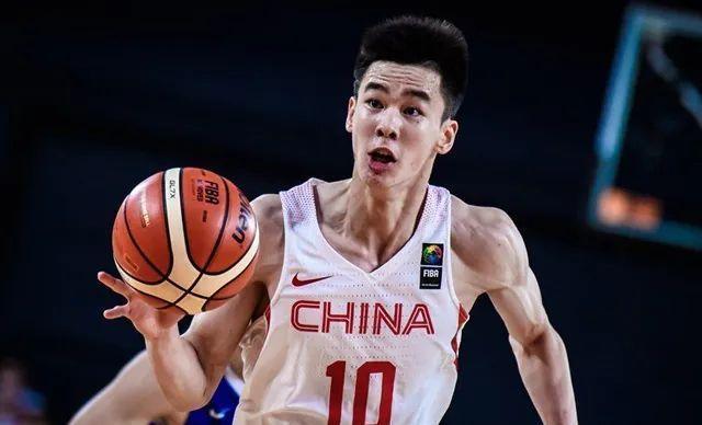 cba球队 21岁！2米03，CBA球队老大也不当，他要成为中国下一个NBA球员