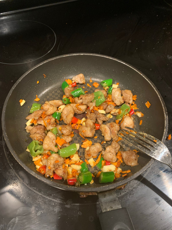 一把花椒几片姜 教你在家做出麻辣爽口 唇齿留香的椒麻鸡丁 腾讯新闻