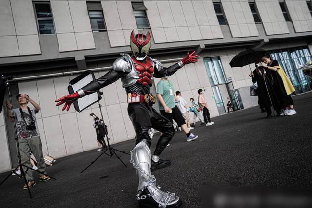 汪东城出特摄角色包得妈不认,老粉回家发现错亿|汪东城|二次元|coser