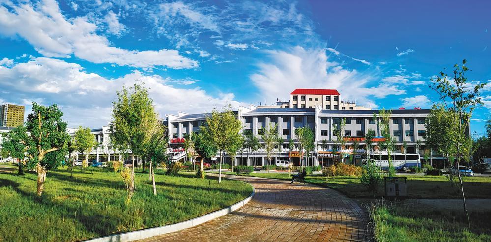 巴音河畔的幸福社区