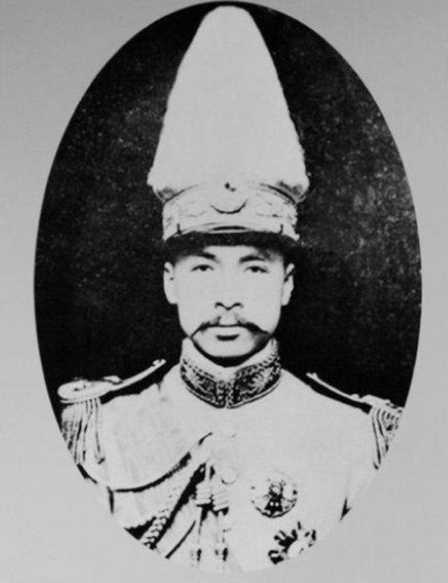 身为当时少有的"海归",庾恩旸一开始就在部队中担任要职,没过多久军纪