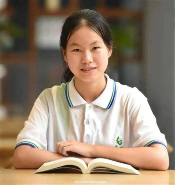 16岁广东少女口出狂言：“懒得考清华北大！”结果考了多少分？