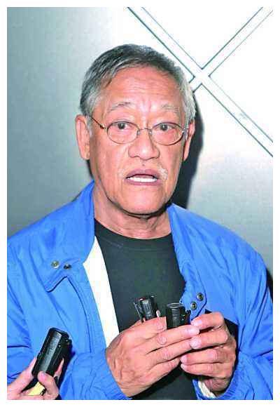 81岁吴耀汉近况,与英国妻子相濡以沫,混血儿子被称最帅星二代