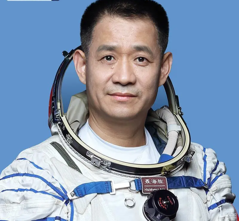 神舟十二号载人飞船飞行乘组确定,为我们