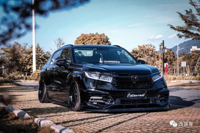 黑武士风格的本田冠道在气动系统的帮助下化身巨型盆栽