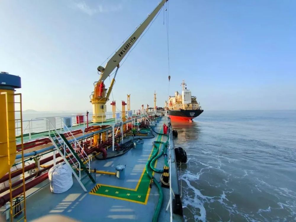 中石化海上移动加油站启航