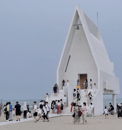 才发现,你不得不接受一个现实:这里从早到晚都是人……如果去了阿那亚