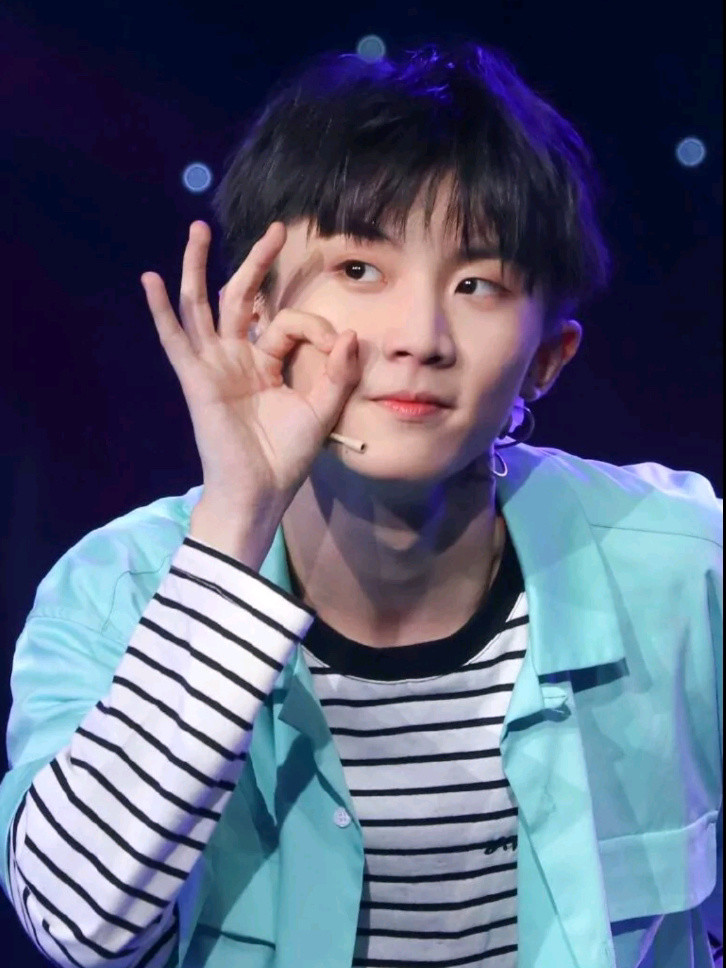 快来签收你的男朋友马嘉祺的照片做壁纸吧