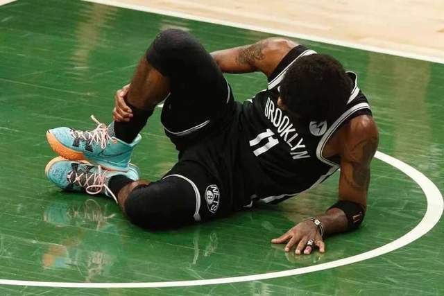 冷嘲热讽纳什表示字母哥垫脚是笨拙的动作但却不是故意的