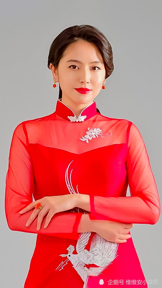 旗袍只配东方女子看外国女星的丸子头旗袍造型尽显时尚影楼风