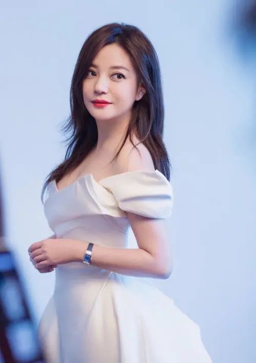 中国公认十大美女演员 刘亦菲排名第6，第一名是她毫无争议