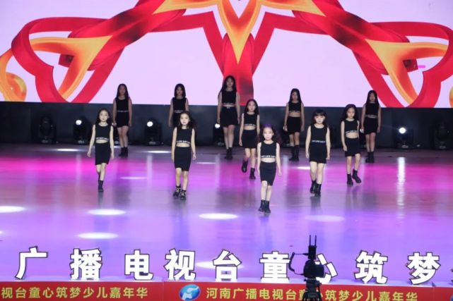 “献礼<span class=