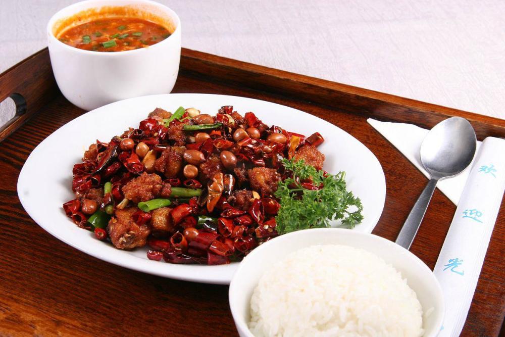 随着生活节奏的加快,在我们中国的一二线城市中,快餐似乎已经成为了