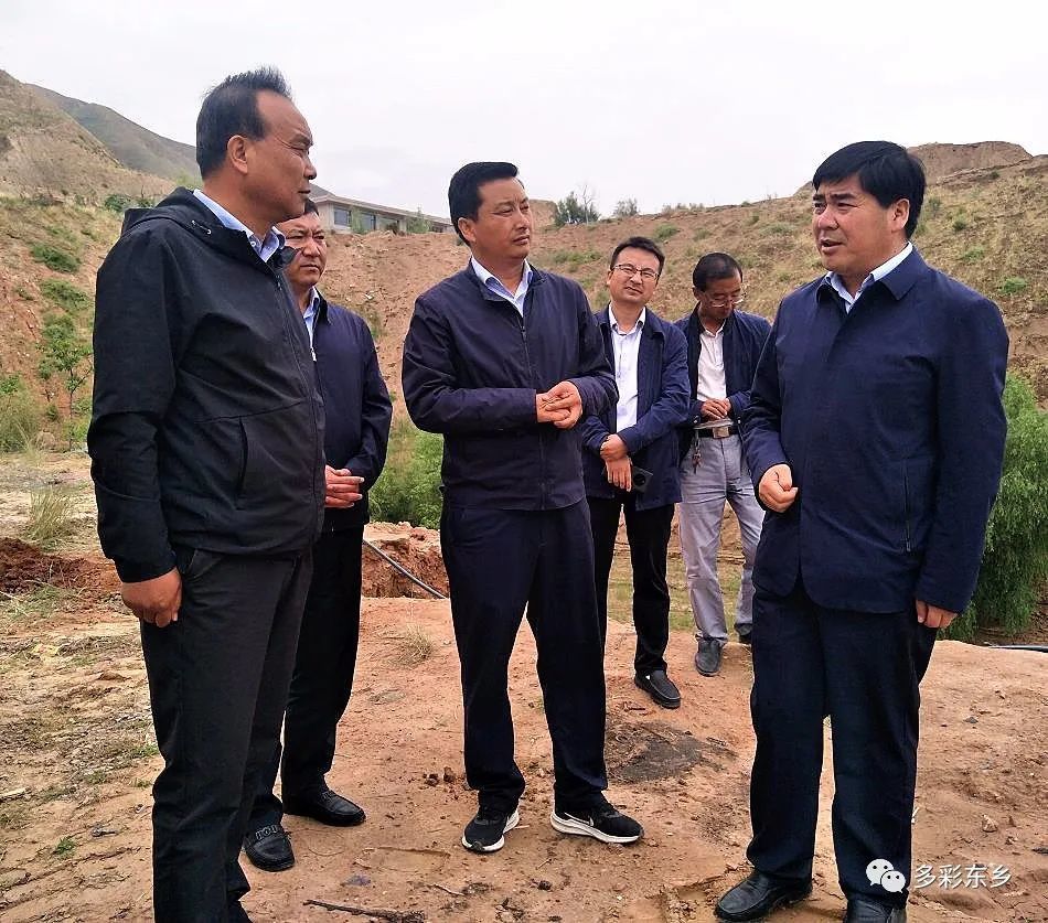 6月16日,县委副书记,县长马良佐深入河滩镇,董岭乡