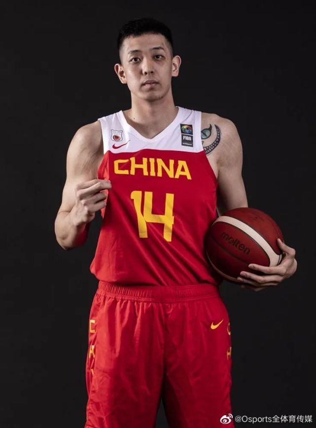 亚洲杯中国男篮战胜日本取开门红沈梓捷11分5篮板