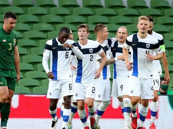 归化球员云集的芬兰国家队8人有双国籍有2人是非洲裔球员