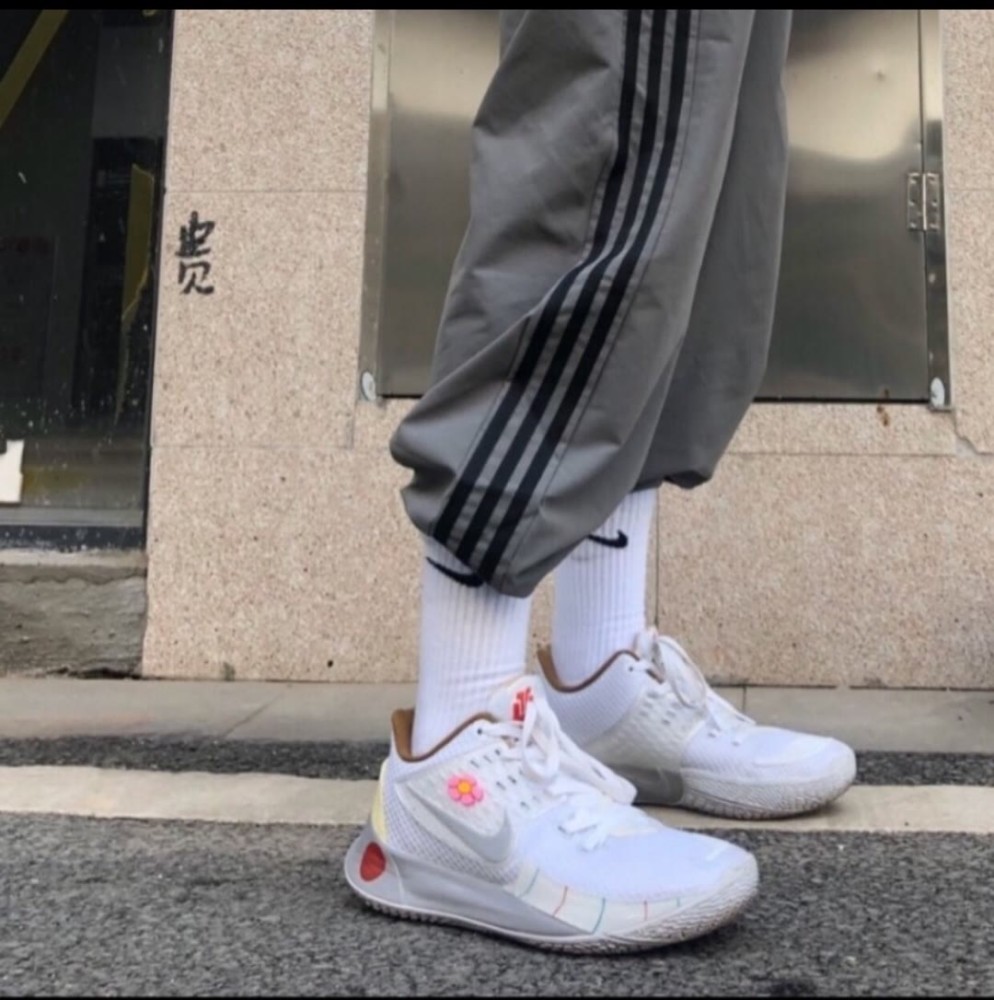 校园内最常见的实战球鞋盘点200不到让许多学生党动了心