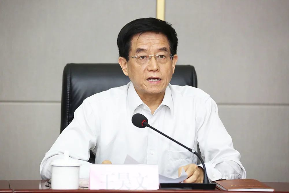 王昊文指出,政法队伍教育整顿进入查纠整改环节以来,铜川市委高度重视