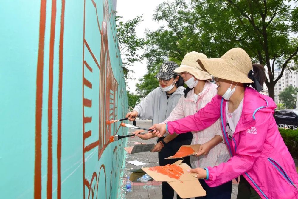 震撼手繪百米長卷濱城泰達共同締造描繪美麗濱城幸福泰達