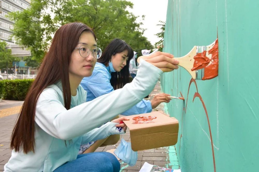 震撼手繪百米長卷濱城泰達共同締造描繪美麗濱城幸福泰達