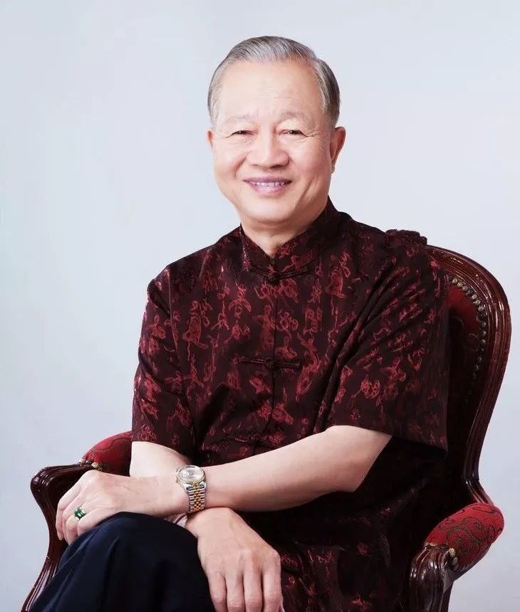 准确预测新冠疫情的两个中国人