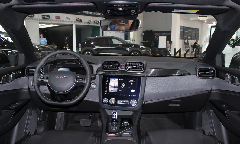 领克03低配值得买吗性价比高吗