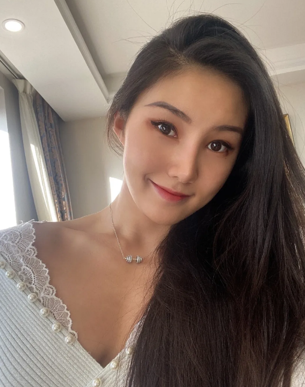 东北健身女孩,曾获健美健身锦标赛第一名,这身材如何?_腾讯新闻