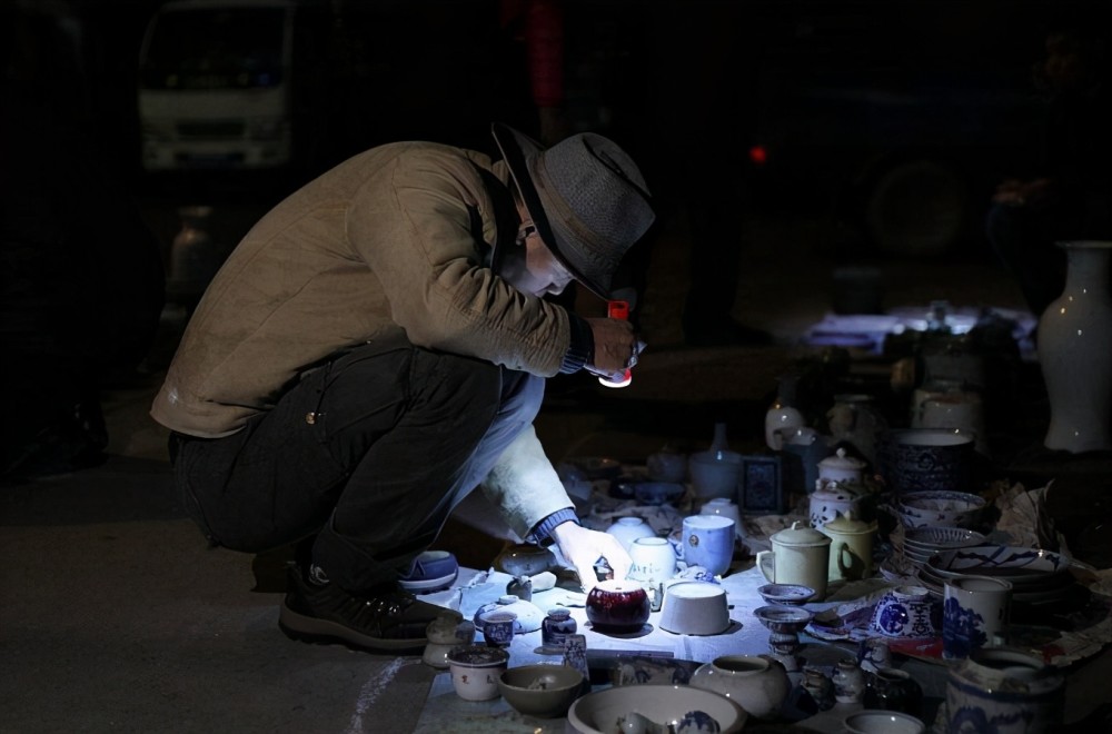 天津最神秘的"鬼市",每天凌晨两点开市,天亮便消失不见?_腾讯新闻