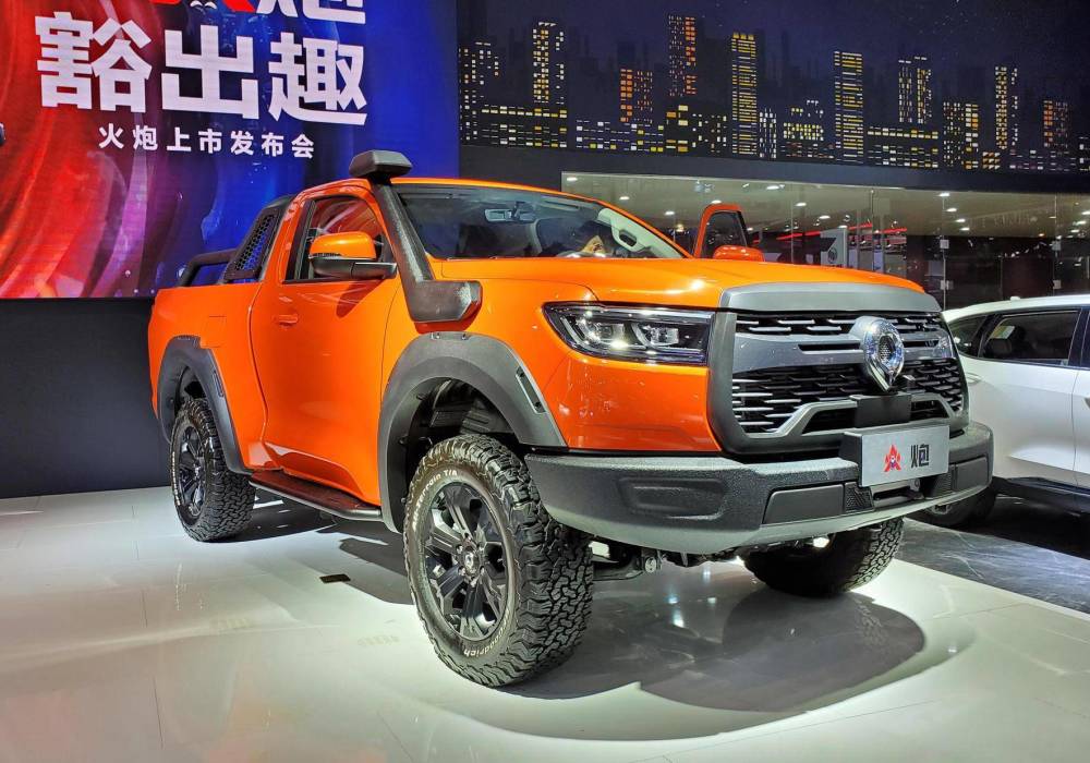 长城炮新皮卡火炮上阵20t分时四驱售价不到18万元