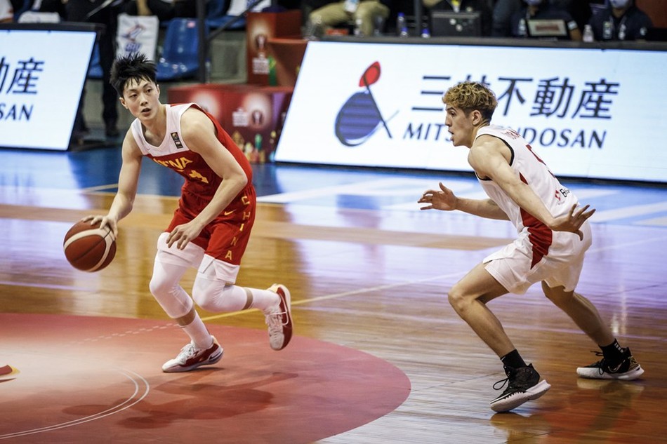 胡明轩一条龙上篮,技惊四座!23岁胡椒仔,在国家队依然被杜锋骂