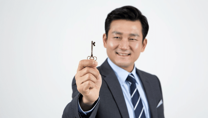 48岁外企高管竟失业两年哪怕是职场精英也难逃中年人的悲哀