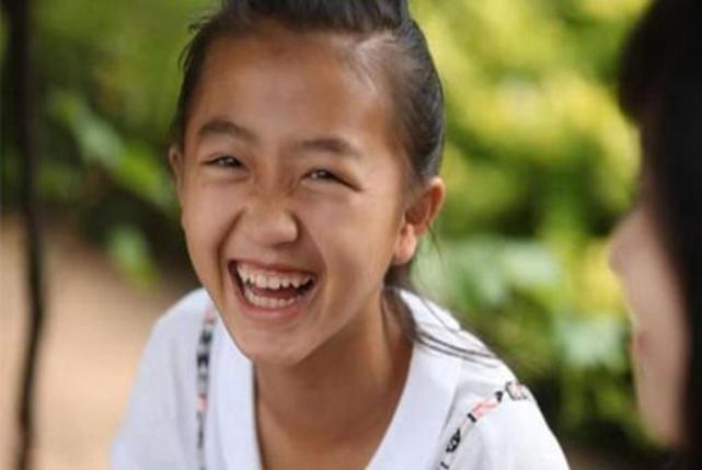 变形记神仙妹妹梁小友辍学染发当网红网友变坏了