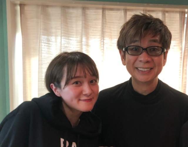 59岁山寺宏一娶90后娇妻被嘲父女恋 10对 老少配 日本明星夫妇 腾讯新闻