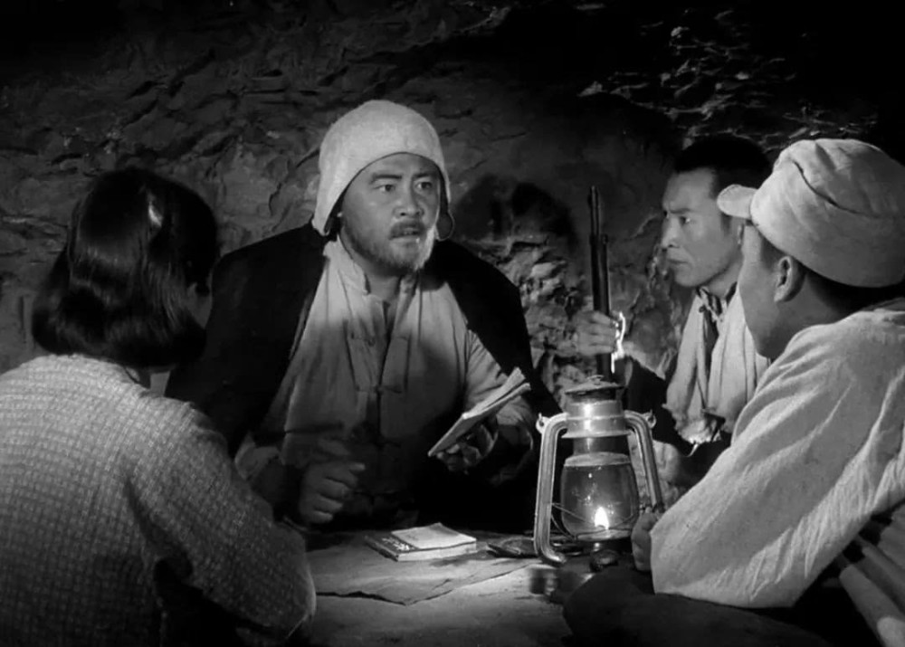 《地道战》,《地雷战》,《上甘岭》等等都是非常