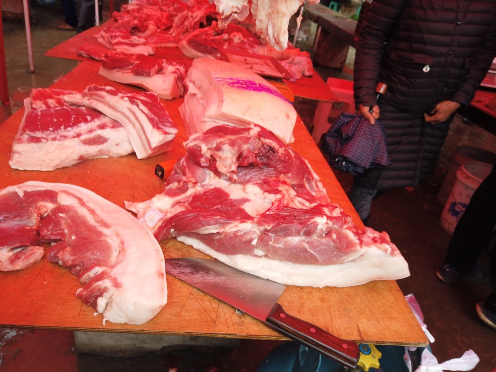 重庆一猪肉摊摊主砍死夫妇,被判处死刑:当初都是因为肉太贵
