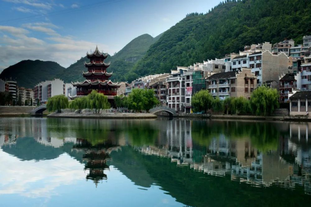走遍中国古镇010镇远水舞端阳