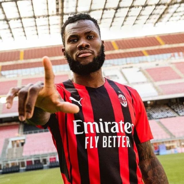 意媒丨凯西已致电米兰高层保证自己续约|ac米兰|凯西