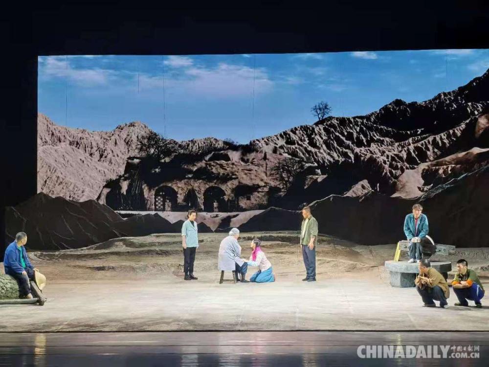 话剧《情系贺兰》在宁夏银川上演,全景式展现闽宁精准扶贫