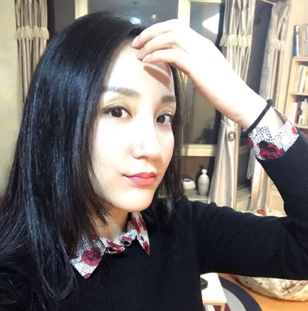 明星经纪人颜值,宋威龙的不算啥,看清肖战的:出道吗?爆红那种