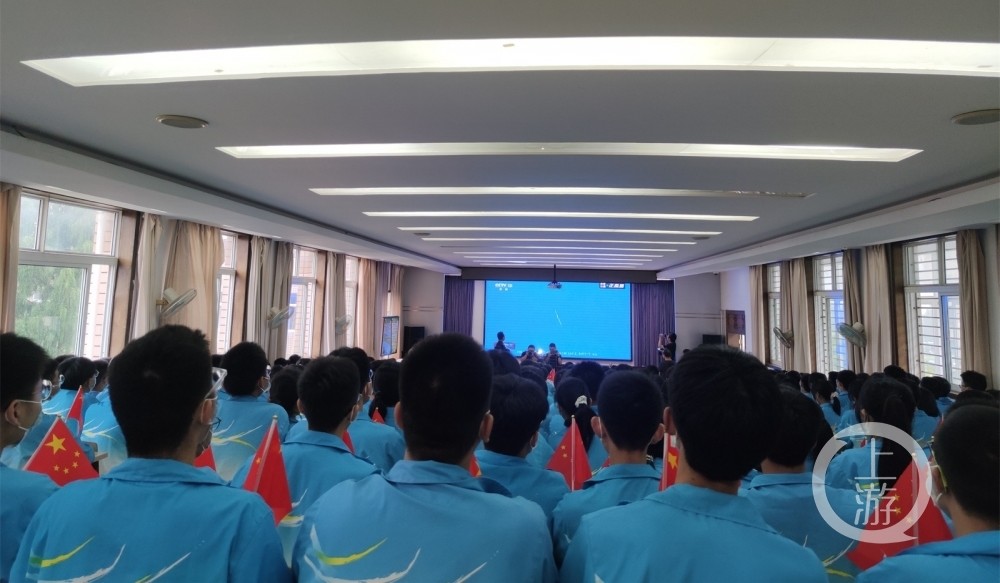 神舟十二号载人飞船飞向太空 聂海胜家乡沸腾了_腾讯新闻